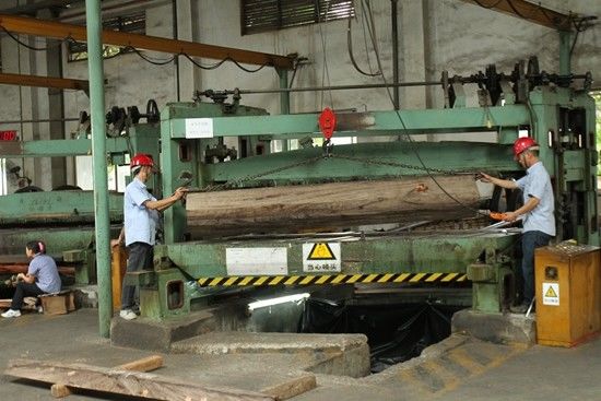 فانتزی چوب فنیر سانتوس گلاب چوب انسان ساخت فنیر ورق 2050-3200mm برای ابزار موسیقی چین کارخانه
