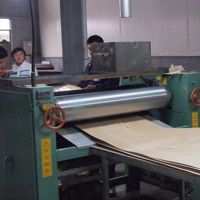 پوست درب OEM مهندسی شده چوب روکش سفید بلوط زرد دانه عمودی H6205S 2500-3100mm