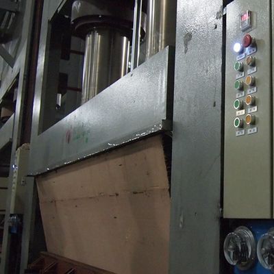 مبلمان چوبی ساخته شده از چوب تاج دانه زردآلو سفید H06C 0.15-0.6 میلی متر پشت پرزدار