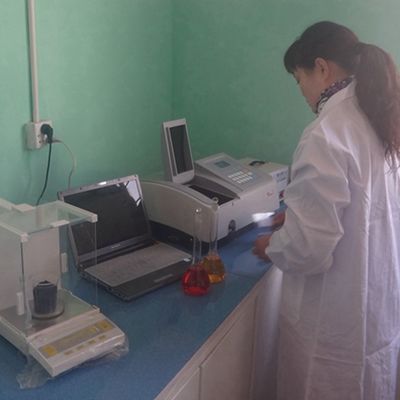 فنیر چوب مهندسی شده پدوک تراشیدن دانه مستقیم تکنیک های برش ضخامت 0.5mm برای چهره کابینت