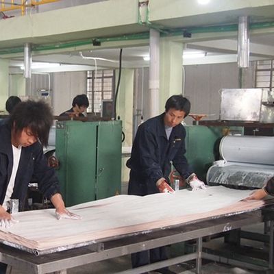 فنیر چوب مهندسی شده پدوک تراشیدن دانه مستقیم تکنیک های برش ضخامت 0.5mm برای چهره کابینت