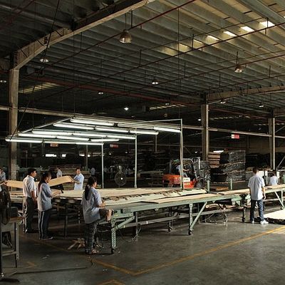 روکش چوبی برش شکل دار Anegre Quarter Cut رنگ مستقیم و یکنواخت برای آلات موسیقی