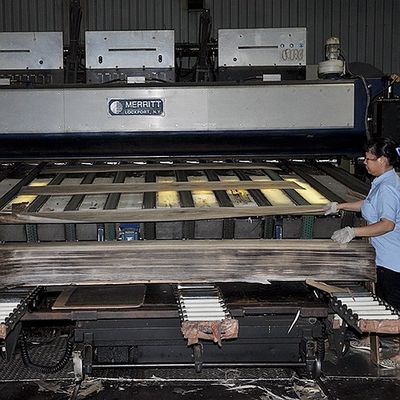 ضخامت یک چهارم برش روکش چوب افرا طبیعی آمریکایی 0.5 میلی متر کیفیت خوب برای مبلمان و ابزار موسیقی