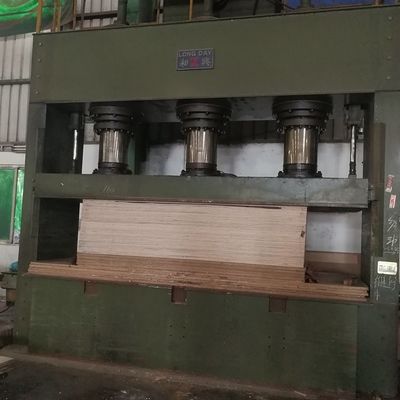روکش چوب ماهون طبیعی تخته چندلایه فانتزی Mdf فیگور دانه 2745 میلی متر طول