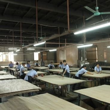 فرنیر چوبی مهندسی شده از مروارید قهوه ای X6003 طراحی جدید 2500 * 640mm اندازه استاندارد برای مبلمان صفحه فرنیر صورت