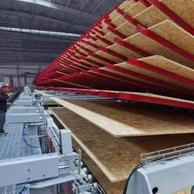 Radiata Pine Oriented Strand Board Osb4 2440*1220*18mm می تواند برای دیوارهای بیرونی و سقف طراحی شده باشد